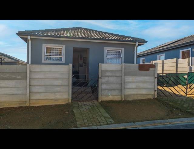 2 BEDROOM HOUSE FOR SALE IN GROENHEUWEL